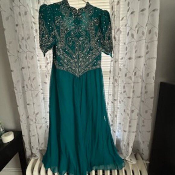 Jacqueline Women's Special Occasion Dress, Size 14 - Picture 5 of 9